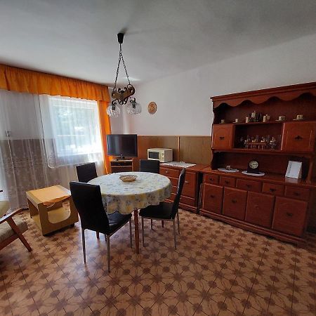 Petra Vendeghaz Apartment บุค ภายนอก รูปภาพ