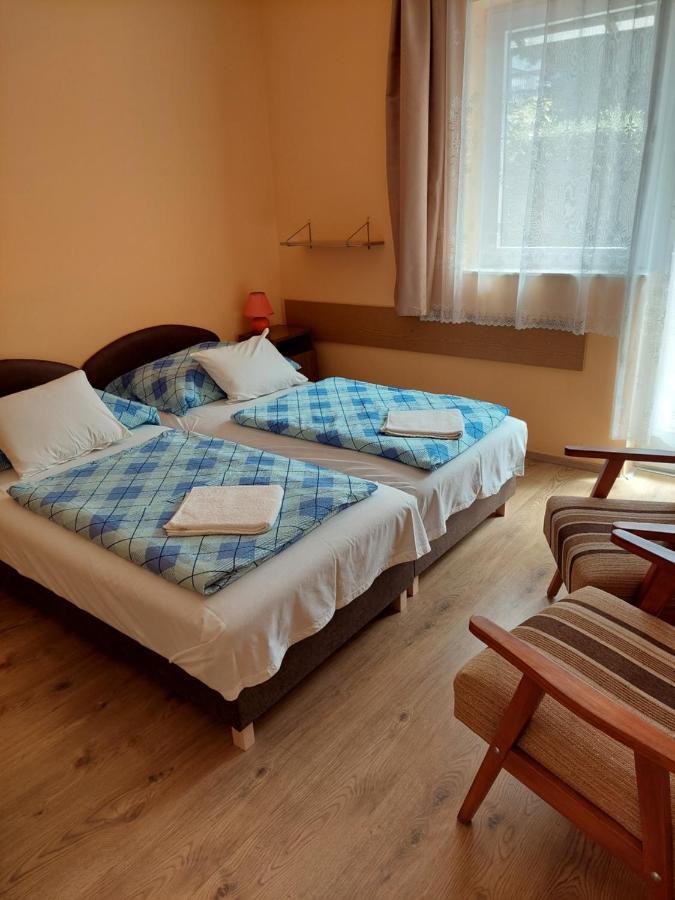 Petra Vendeghaz Apartment บุค ภายนอก รูปภาพ