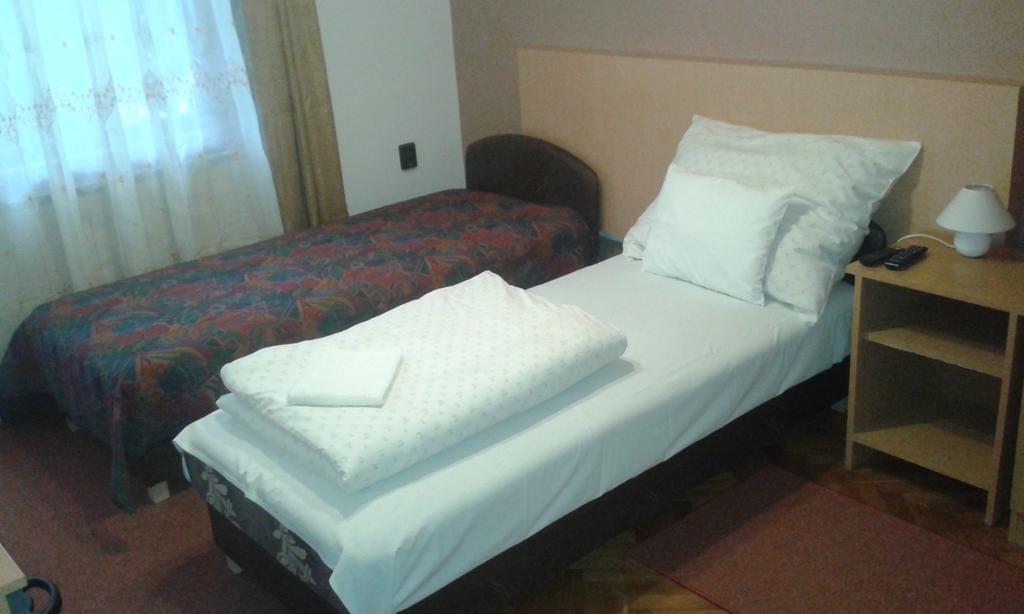 Petra Vendeghaz Apartment บุค ห้อง รูปภาพ