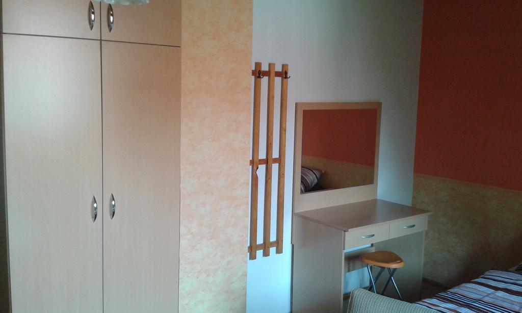 Petra Vendeghaz Apartment บุค ภายนอก รูปภาพ