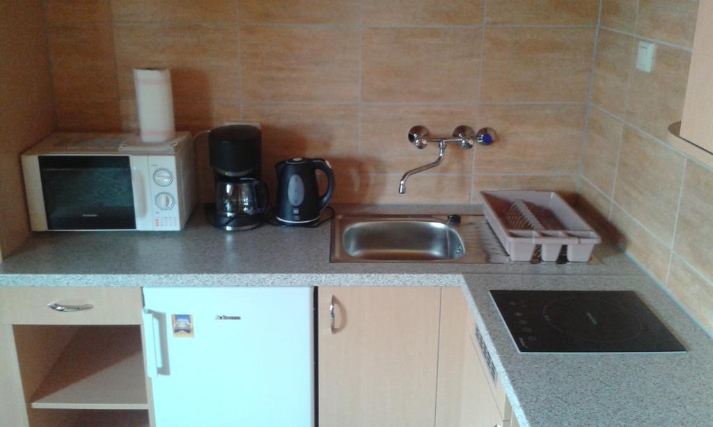 Petra Vendeghaz Apartment บุค ภายนอก รูปภาพ