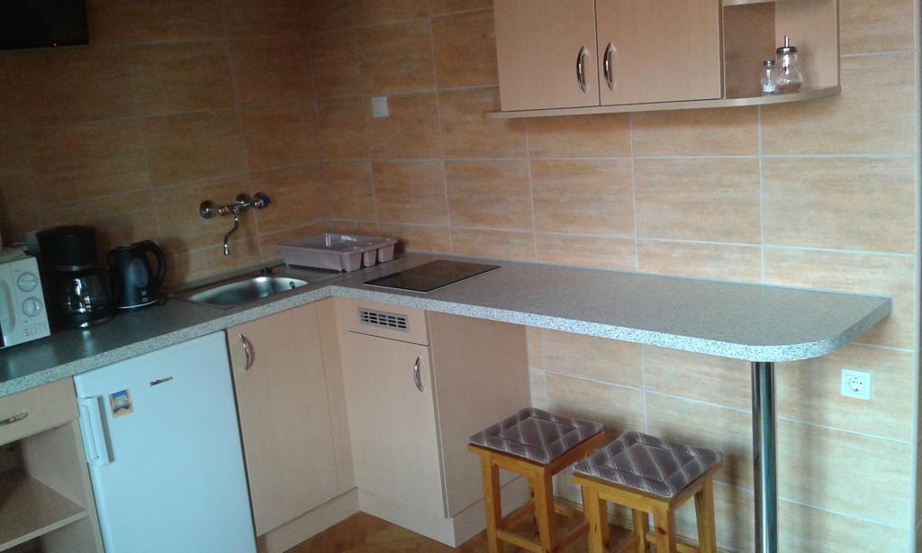 Petra Vendeghaz Apartment บุค ภายนอก รูปภาพ